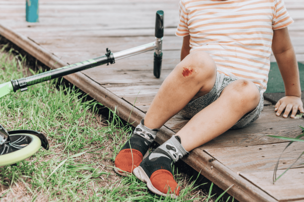 wound; scrape; cut; laceration; stitches; glue